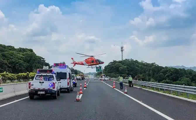 姜堰区高速公路汽车救援案例